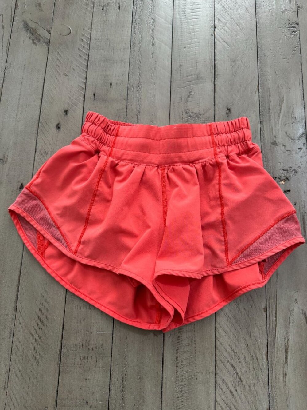 Lululemon Hotty Hot Short II *2.5" Thermal Red Size 0